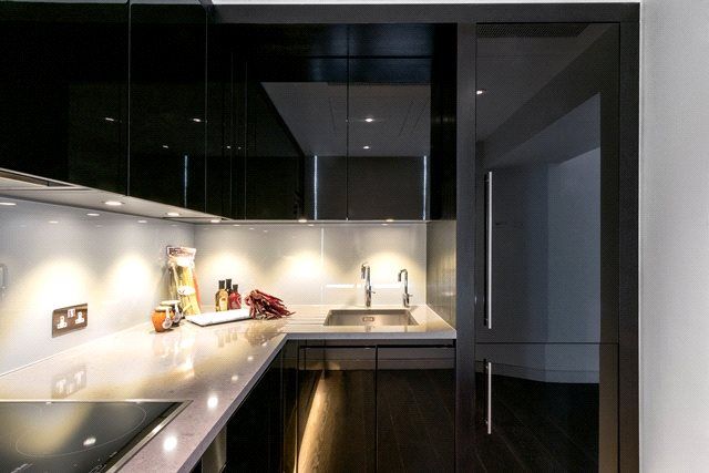 Property photo 2 of 6 Kitchen