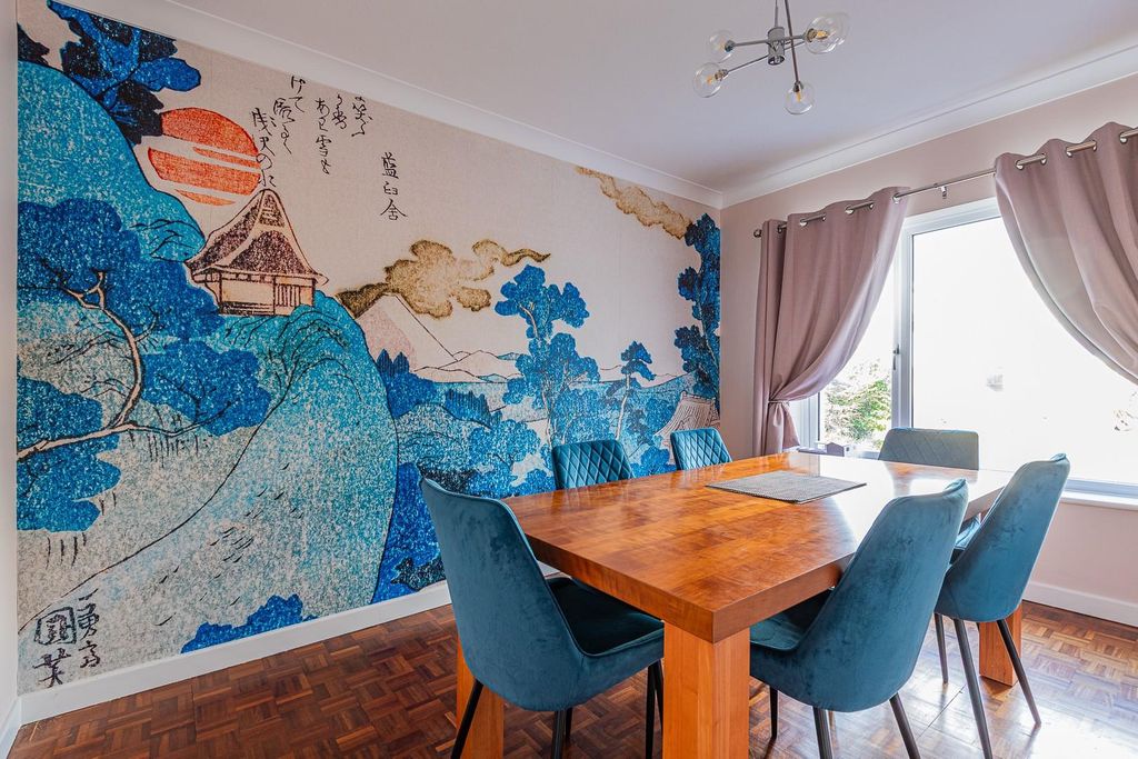 Property photo 2 of 18 Millrace Close 64-12.Jpg