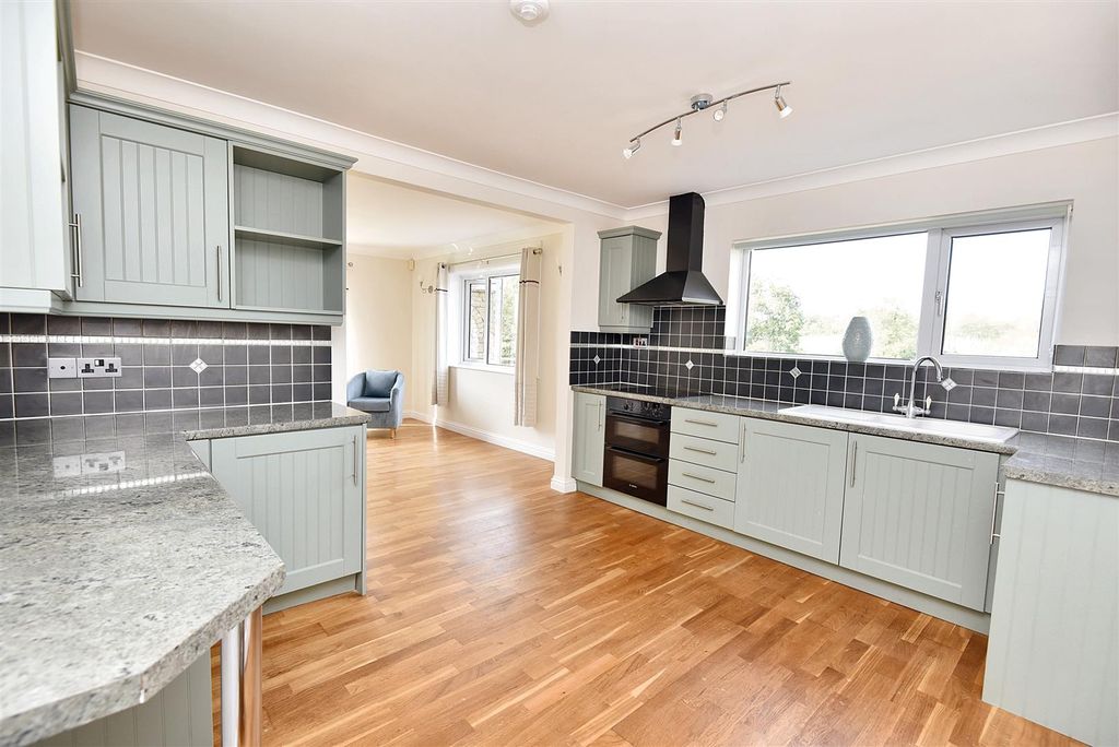 Property photo 3 of 13 Kitchen