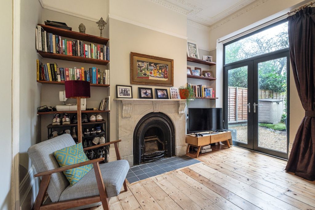 Property photo 2 of 29