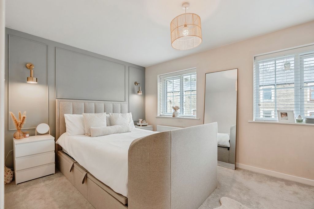 Property photo 3 of 24 Pbox-Img.Jpg