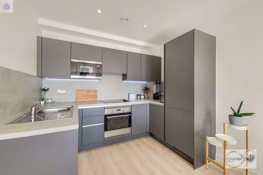 Property photo 3 of 10 2_Kitchen-Reception-2