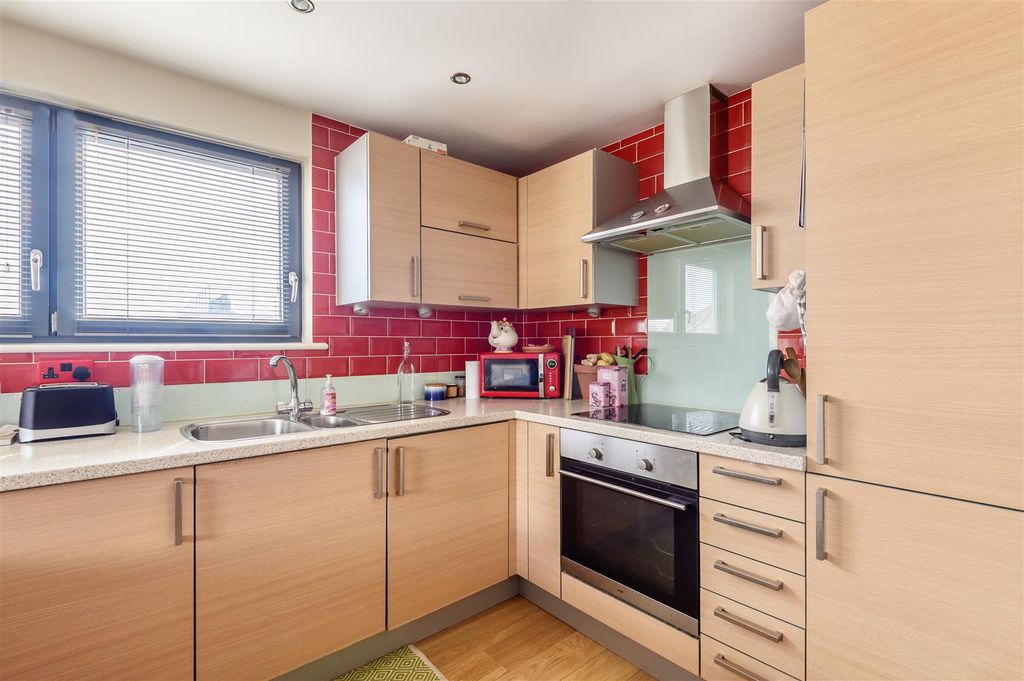 Property photo 3 of 7 Img_19505_4_Original.Jpg