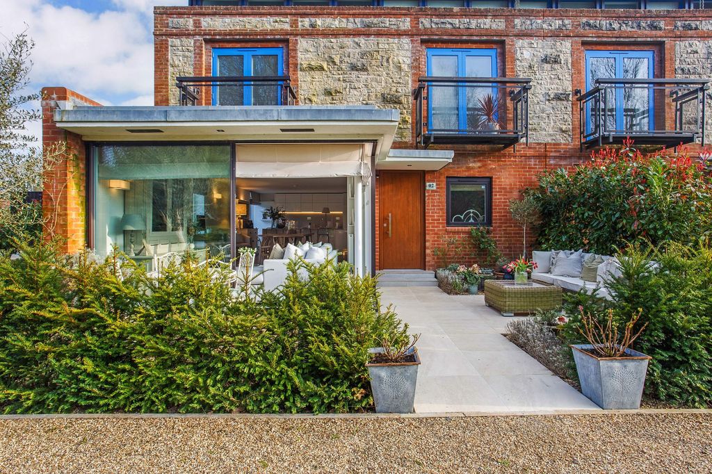 Property photo 1 of 22 Photo 8