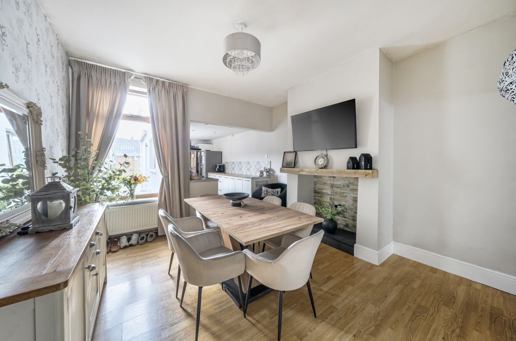 Property photo 2 of 12 1417315-6-6995Cf93d8122