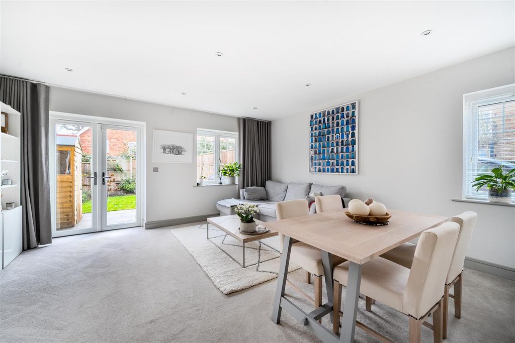 Property photo 2 of 17 1398120-14-6964c24B26Fde.Jpg