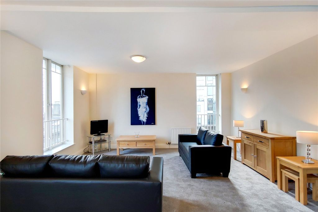 Property photo 2 of 7 Picture No. 06