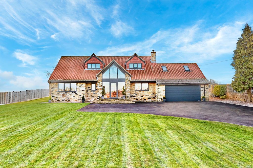 Property photo 1 of 33