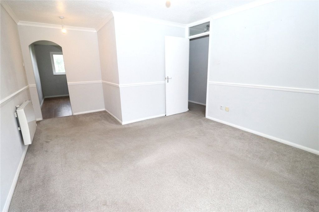 Property photo 3 of 11 Picture No. 02