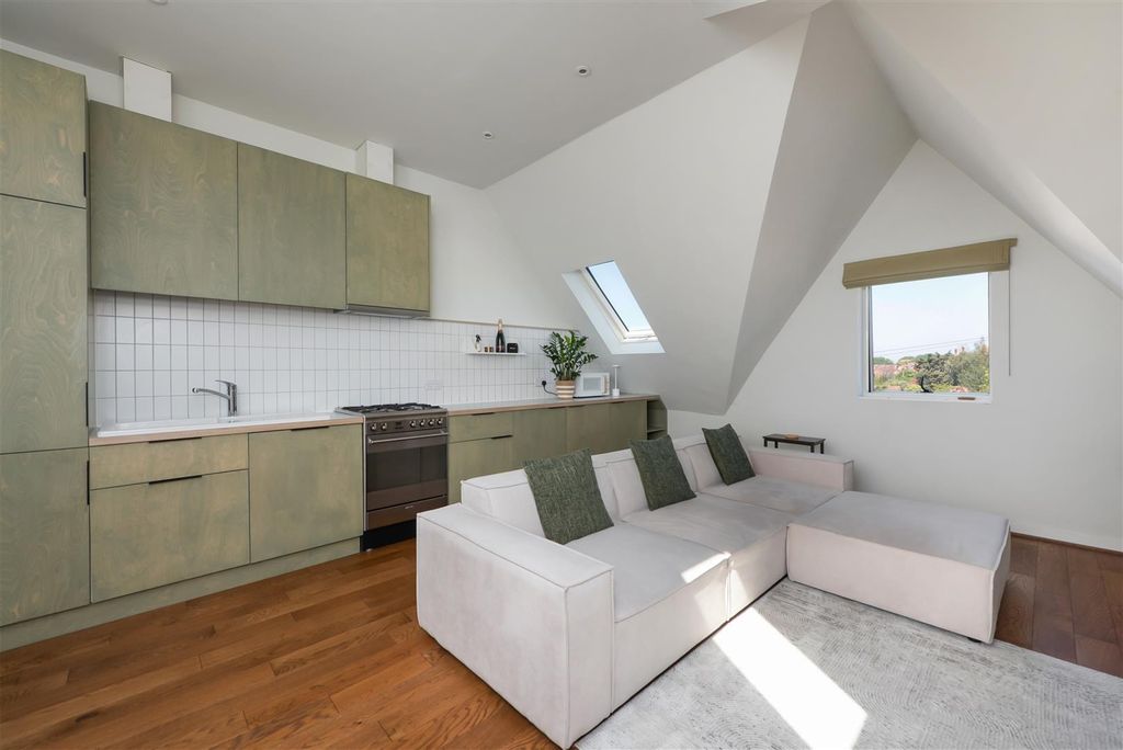 Property photo 2 of 15 Keelson Yard, Teynham Road, Whitstable