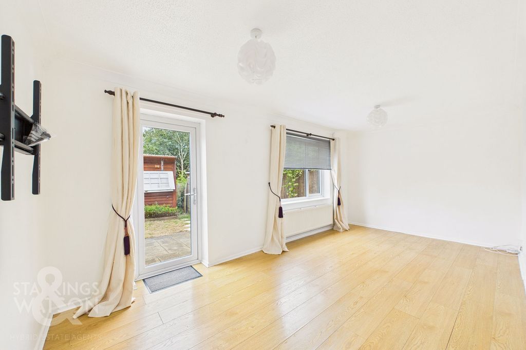 Property photo 2 of 21