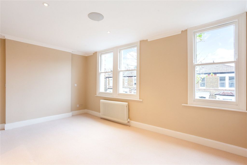 Property photo 3 of 18 12