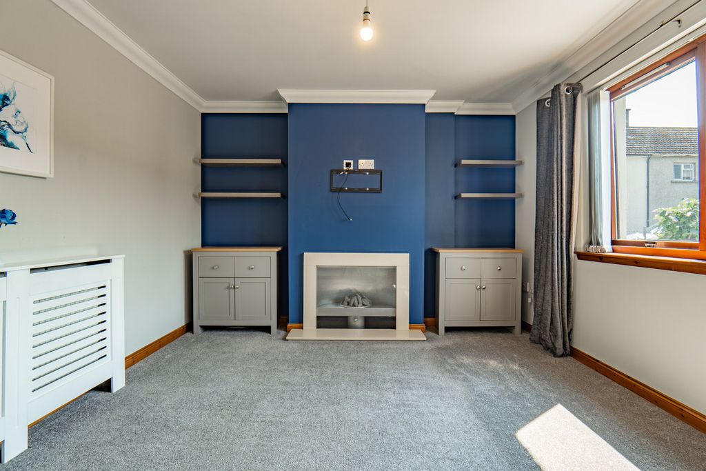 Property photo 2 of 36
