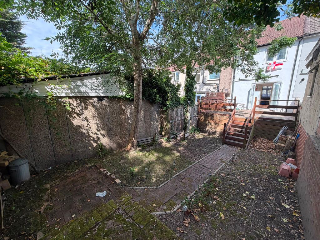 Property photo 2 of 8