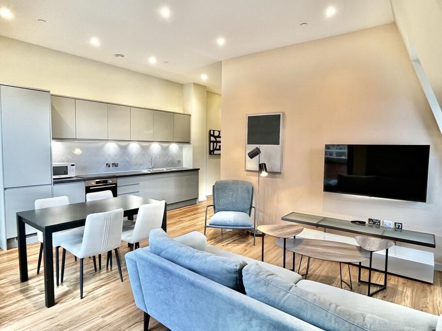 Property photo 1 of 6 2 Bed Flat To Rent New Cross Rd, London Se14