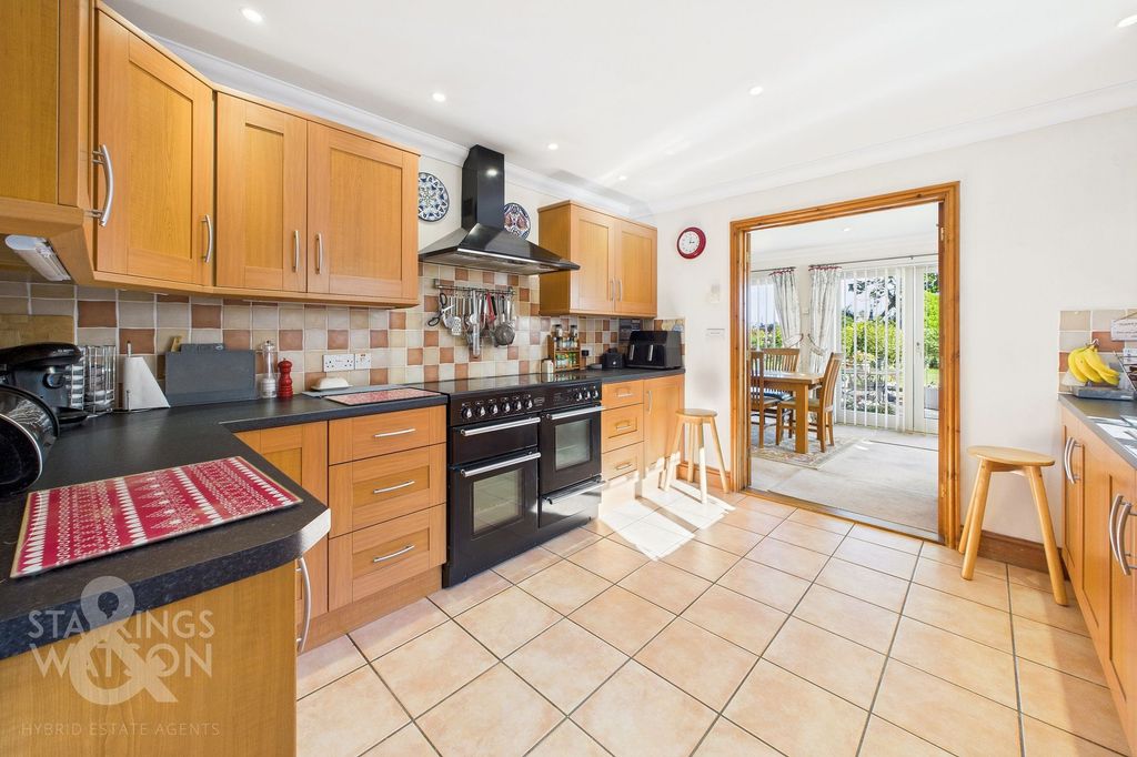 Property photo 3 of 36