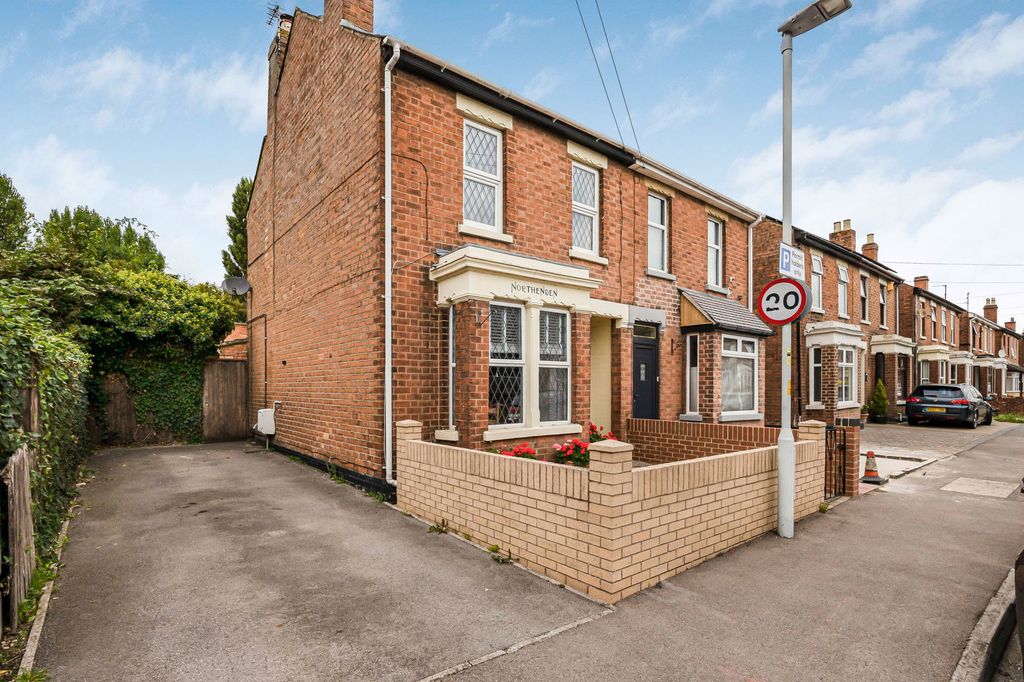 Property photo 1 of 22