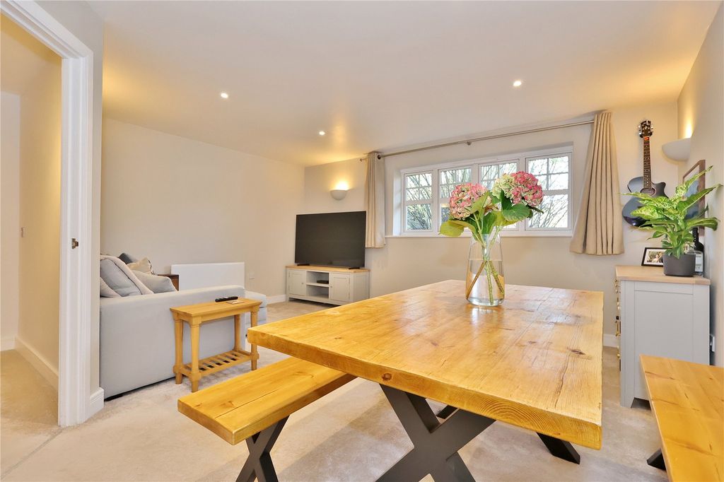 Property photo 2 of 14 Picture 2