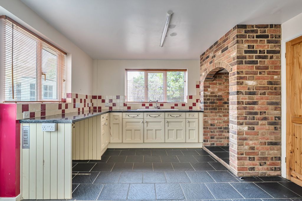 Property photo 3 of 22