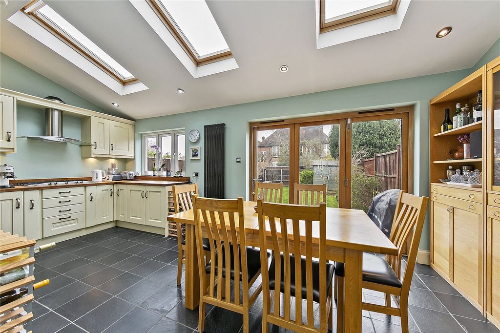 Property photo 2 of 16 Picture No. 10