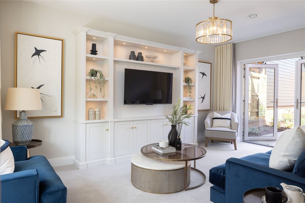 Property photo 3 of 11 Living Room