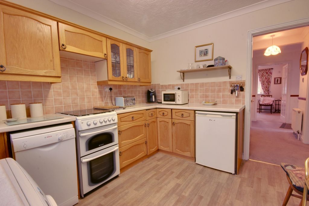 Property photo 3 of 18 1 Kit B
