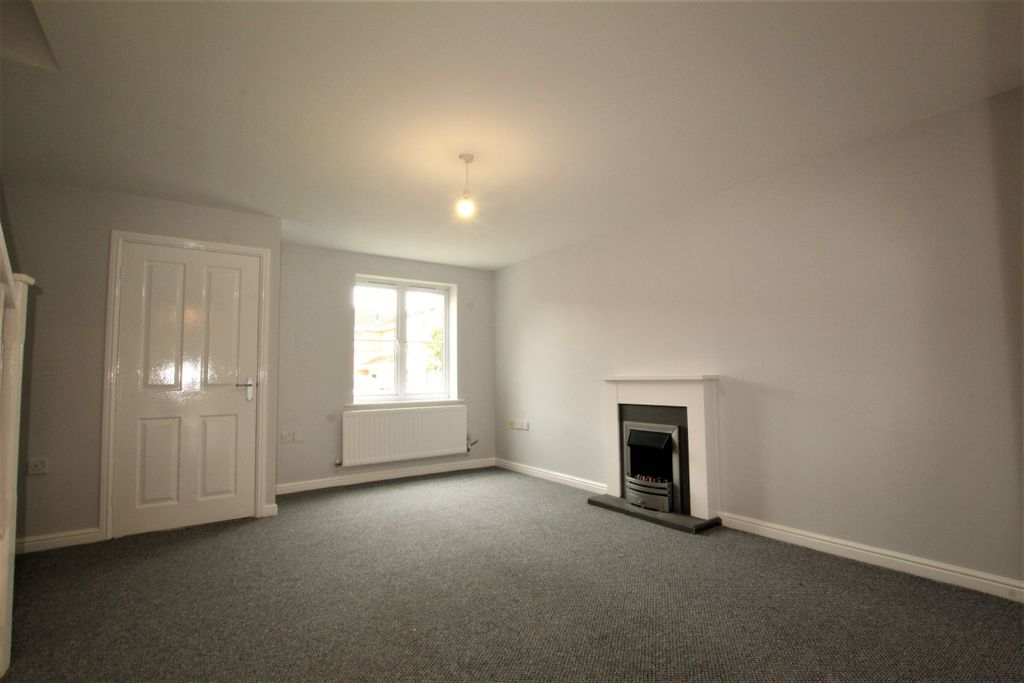 Property photo 2 of 25