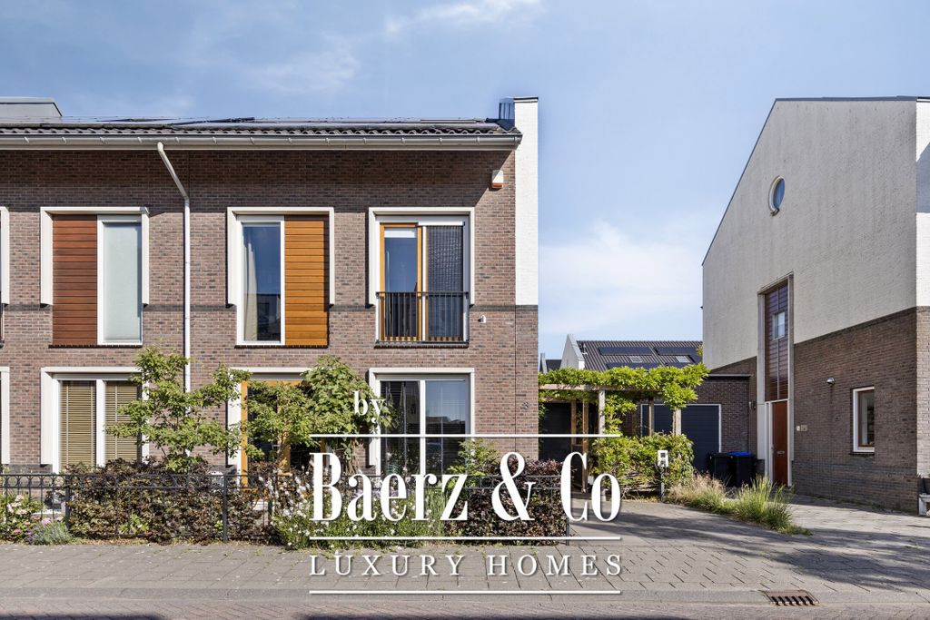 Property photo 1 of 43