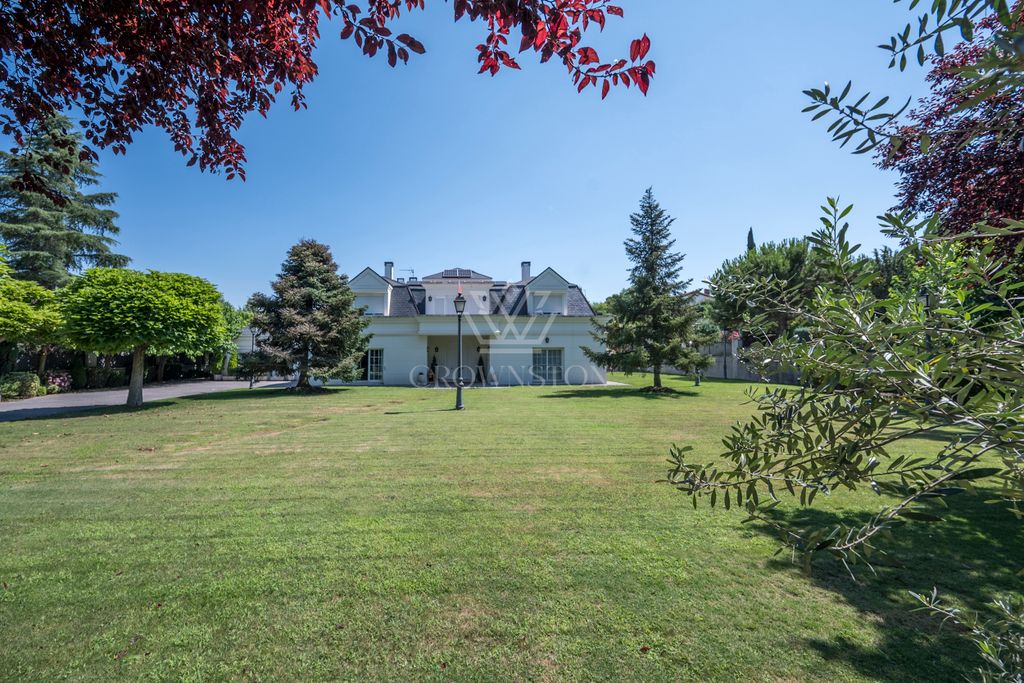 Property photo 2 of 40