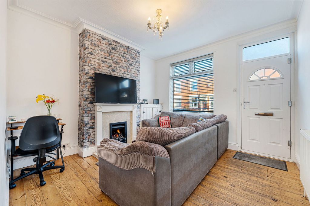 Property photo 2 of 13