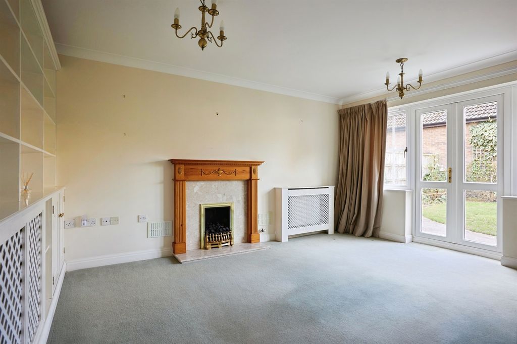 Property photo 2 of 17