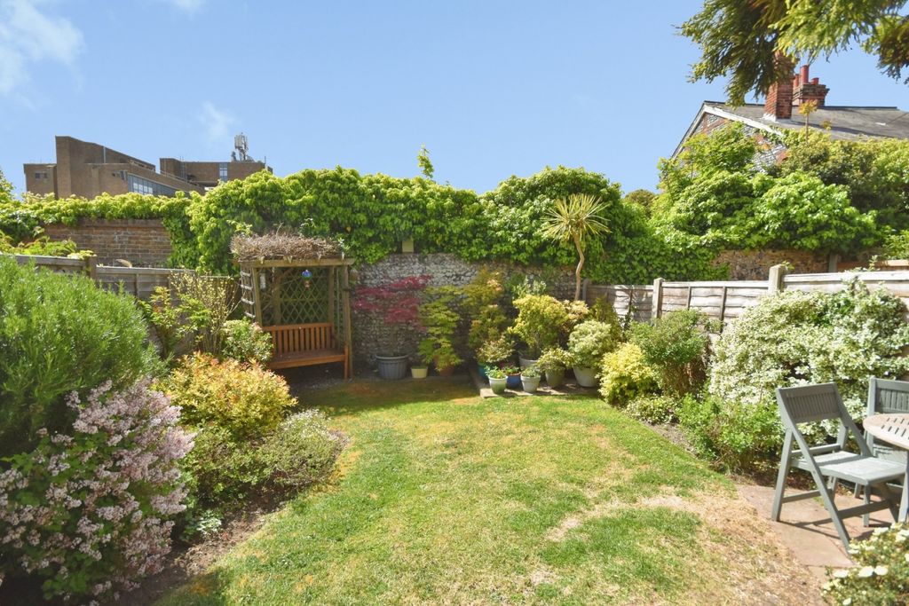 Property photo 2 of 12