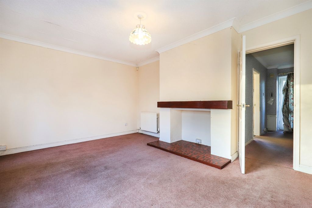 Property photo 3 of 12