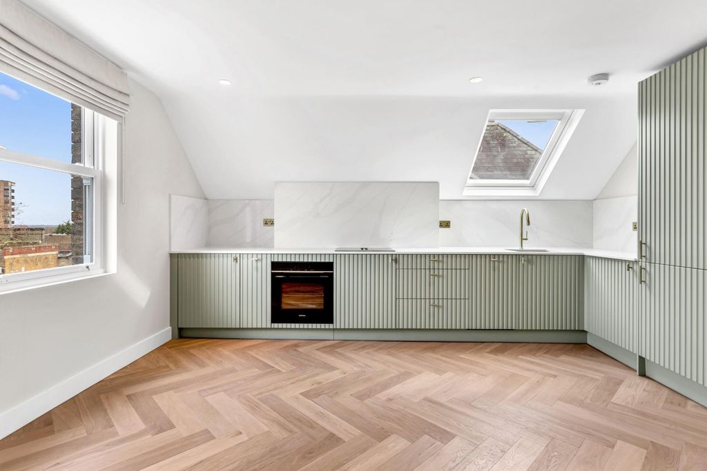 Property photo 3 of 21 Kitchen/Reception Room