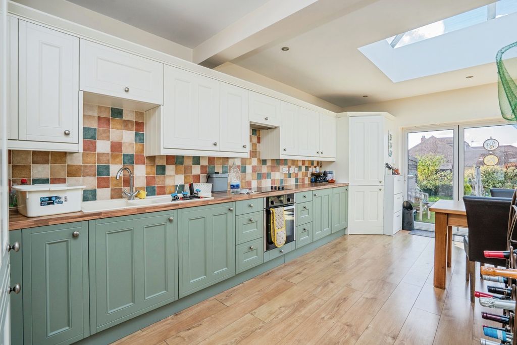 Property photo 2 of 13 Kitchen
