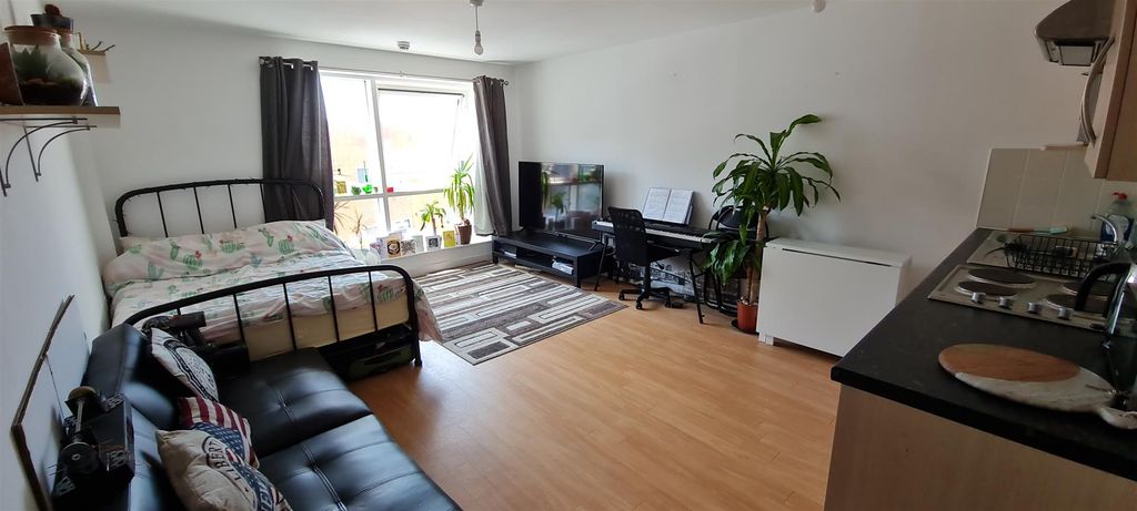 Property photo 2 of 5