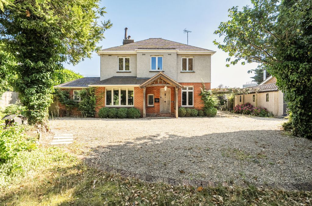 Property photo 1 of 18 149336716A55163Eb7077