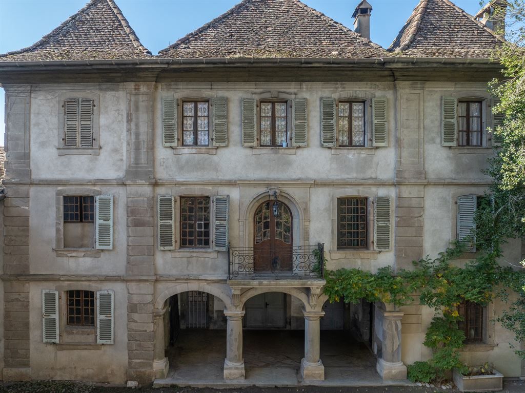 Property photo 3 of 18