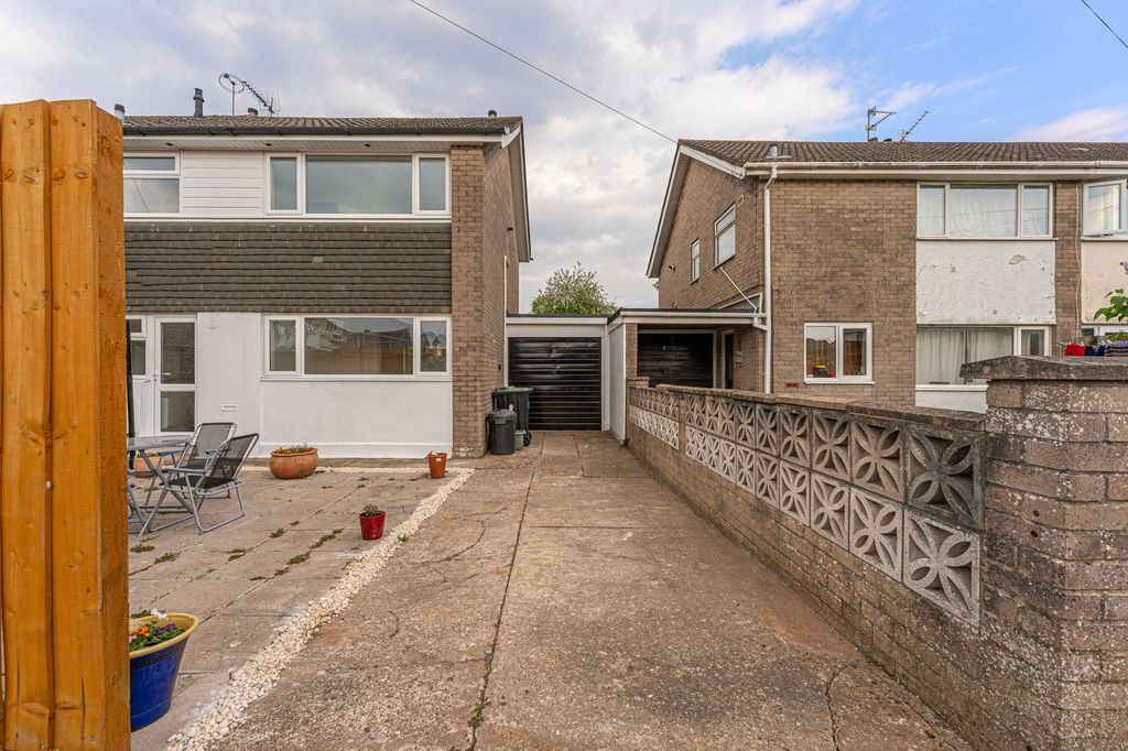 Property photo 1 of 33