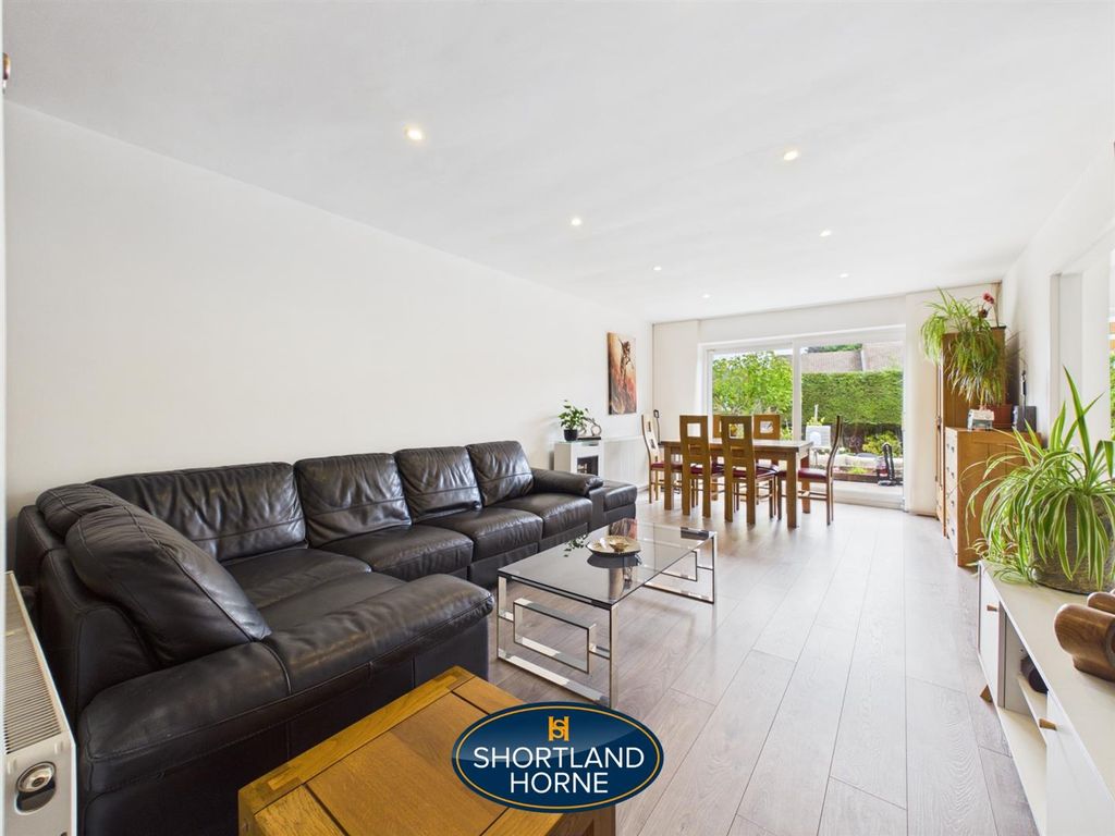 Property photo 3 of 37 Cam04377G0-Pr0255-Still025.Jpg