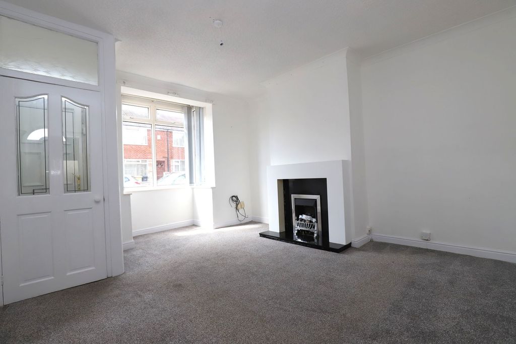 Property photo 2 of 23