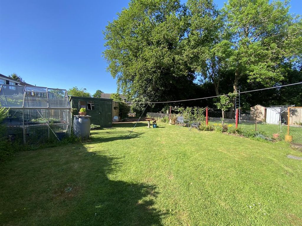 Property photo 3 of 10 Photo