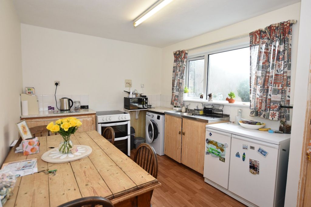 Property photo 3 of 8 Kitchen/Diner