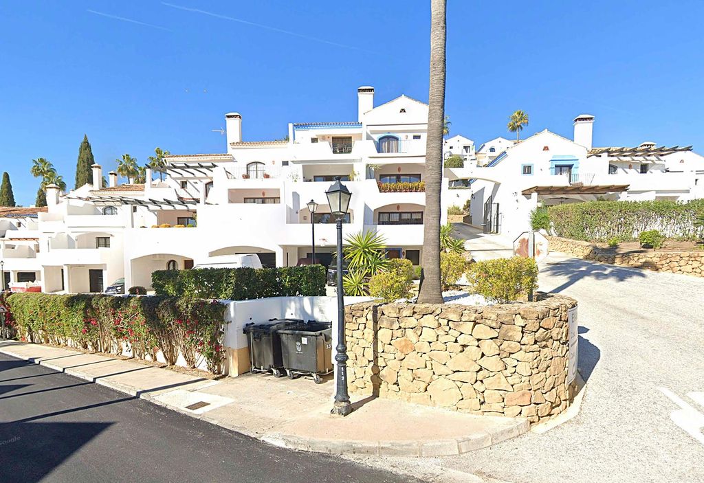 Property photo 2 of 34