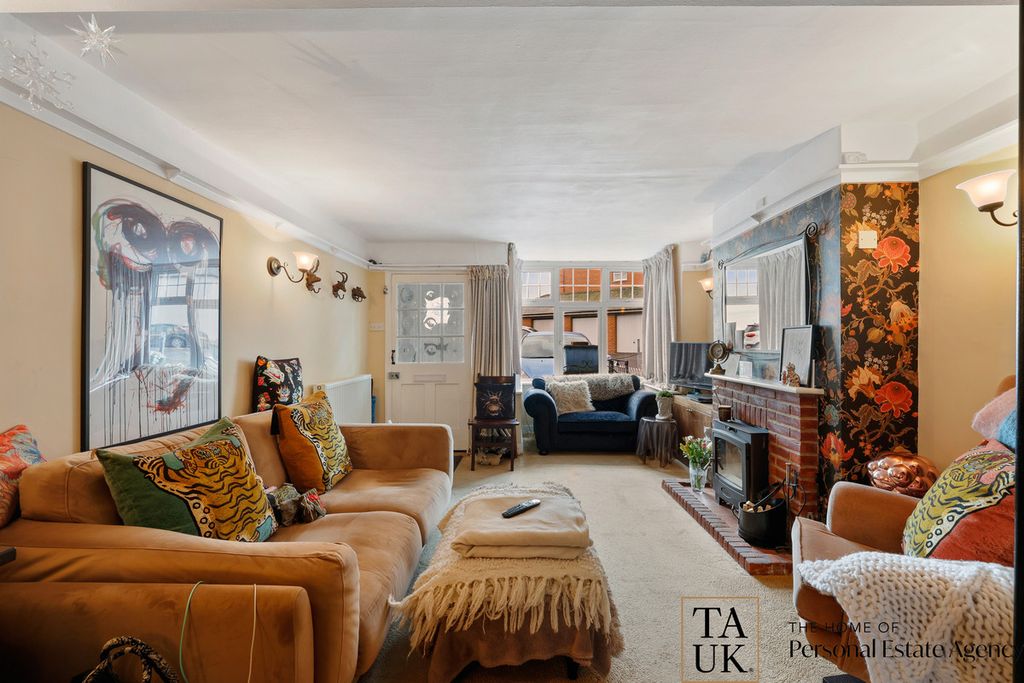 Property photo 3 of 18