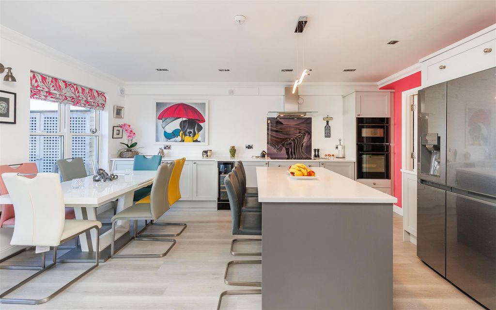 Property photo 3 of 23 Kitchen Dining Area