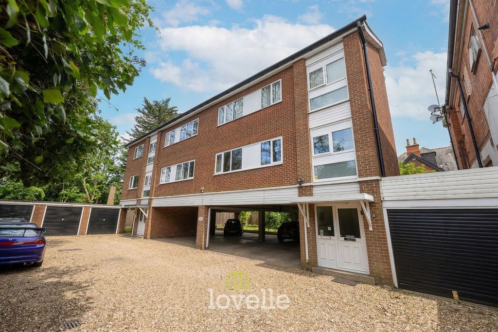 Property photo 2 of 12