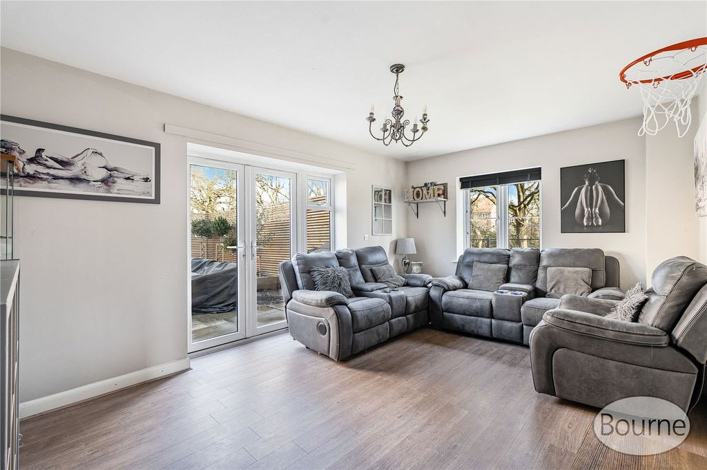 Property photo 2 of 19 Picture No. 08