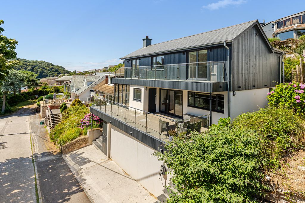 Property photo 1 of 22 A03 - 7 Yealm View Rd Newton Ferrers - 250708