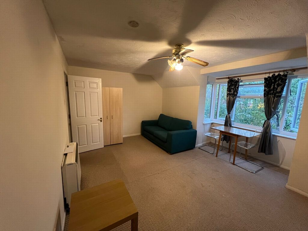 Property photo 1 of 7 Photo 2